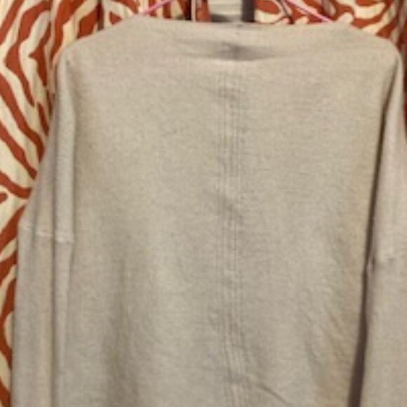 Ivory Cashmere Cardigan by Velvet, Open style, Pockets on sides, Size Medium - Picture 3 of 7